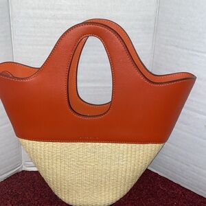 Chic Two-Tone Leather and Straw Tote